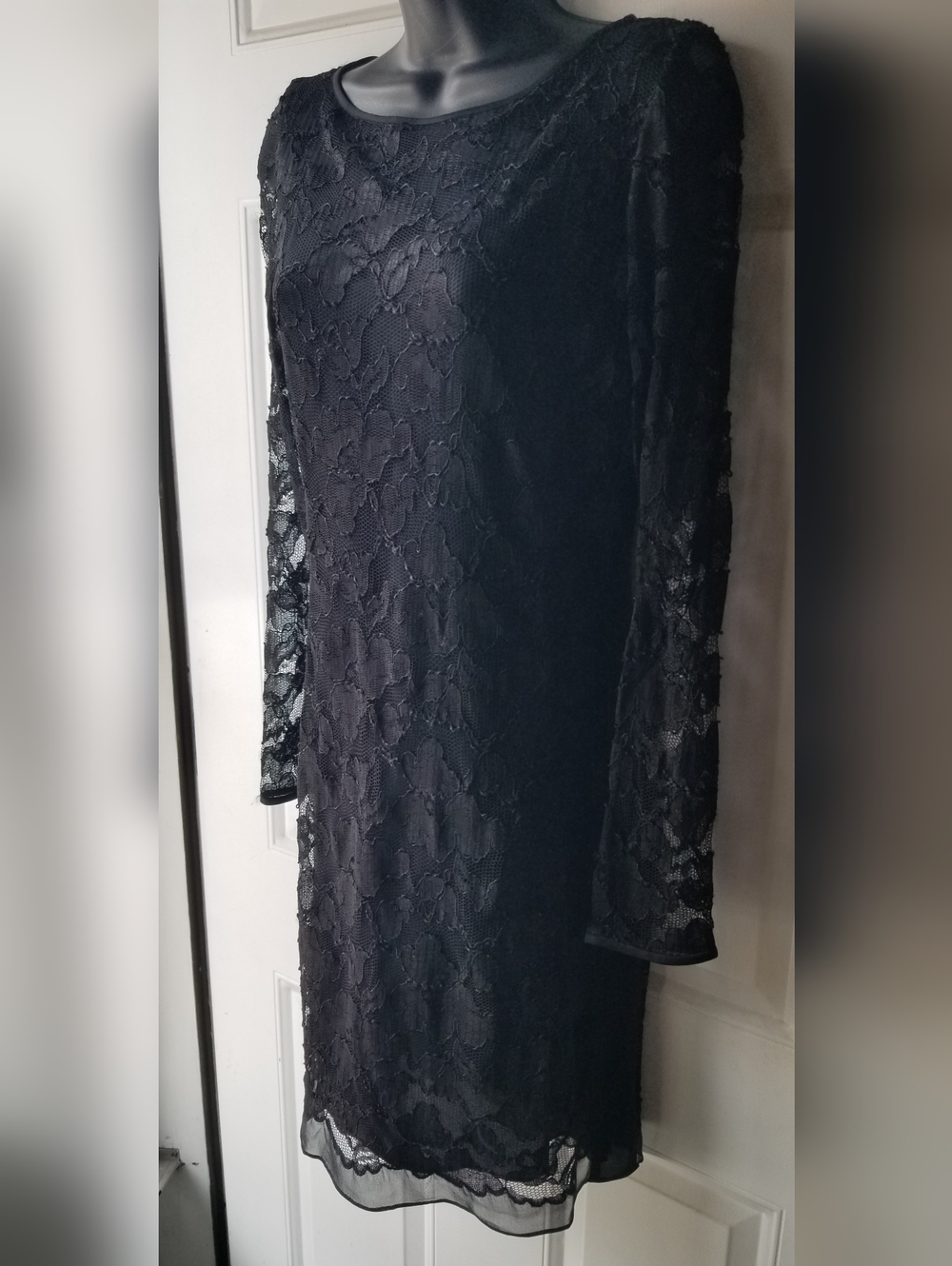 Diane von Furstenberg Black Lace Sheath Dress Structured Panel Silk lined Sz 6